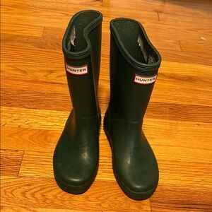 Hunter Green Rain & Snow Boots Waterproof Design
Used